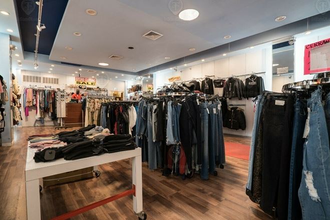 1,400 - 3,900 SF | 39 Graham Ave | Retail and Office Space for Lease