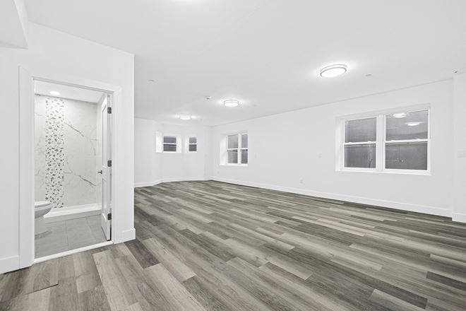 533 Greenwich St