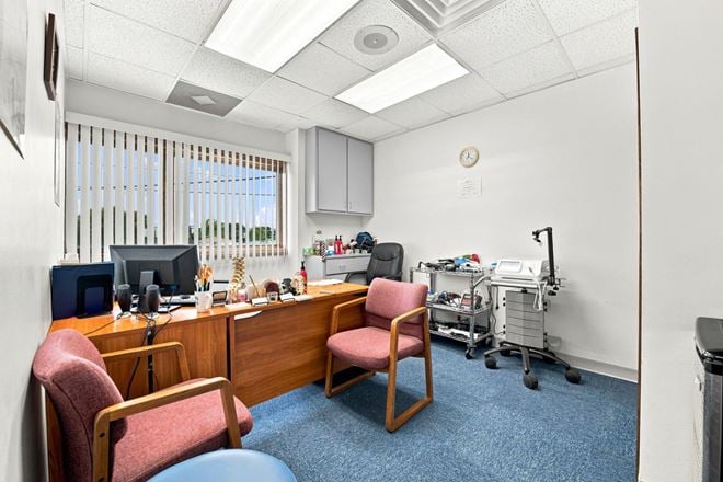 4647 W 103rd St, Unit 2B-2F, Oak Lawn, IL