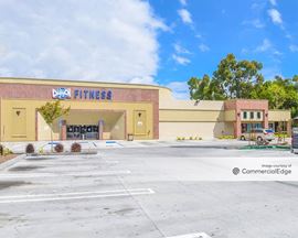 Del Amo Plaza