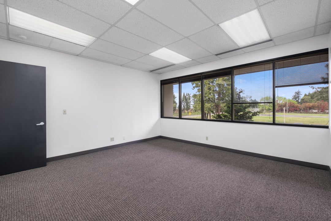 680 SF Office Space in Redmond, WA Photo