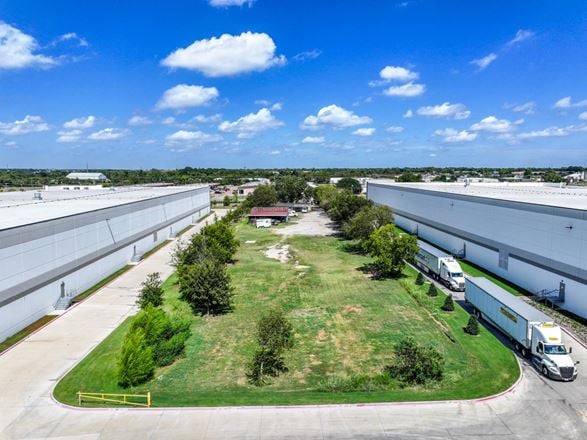 1134 Military Pkwy, Mesquite, TX