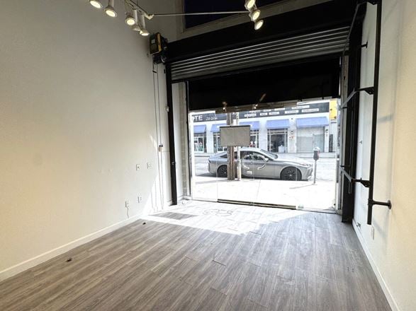 Fashion D. Commercial Lofts/Showrooms