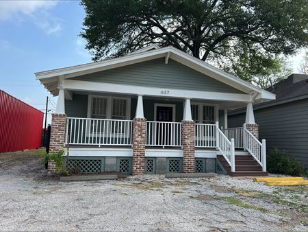 Commercial space for Sale at 637 W 20 Th St in Houston