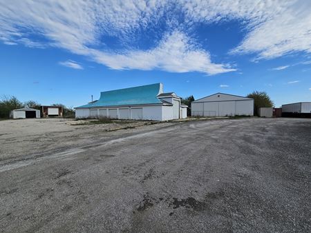 Industrial space for Rent at 825 County Road 1000 N in Champaign