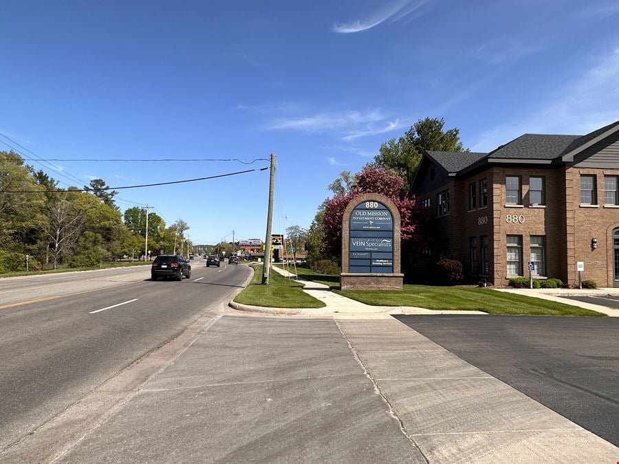 880 Munson Ave