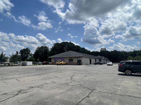 11,100 SF Office-Warehouse For Lease - Fayetteville