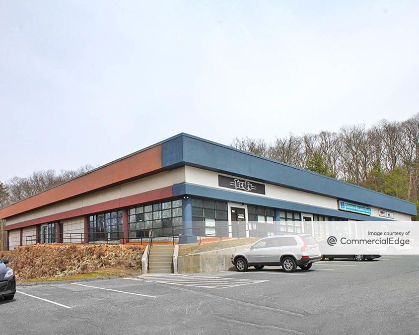 495 Commerce Park