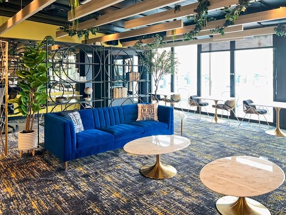 Regus - Palm Springs - Canyon Dr