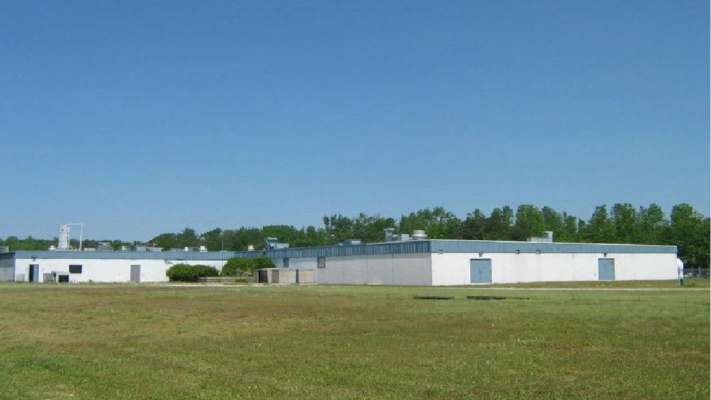 43,000 Sq Ft  Building On 10 Acres
