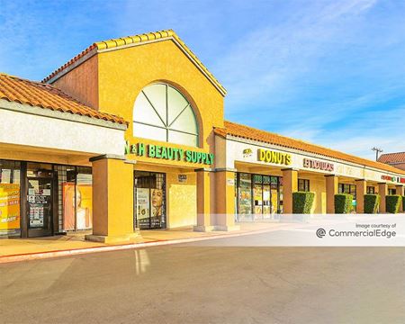 Retail space for Rent at 301 South Lincoln Avenue in Corona