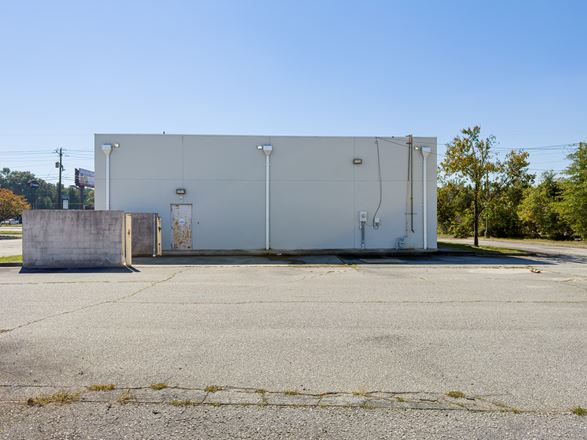 1651 Gordon Hwy