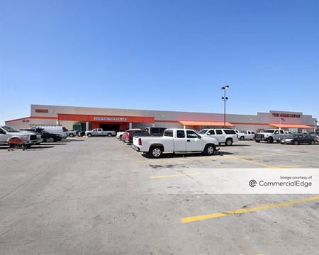 Retail space for Rent at 7950 South Fwy in Fort Worth