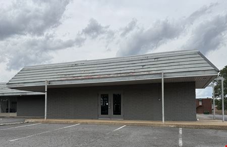 Industrial space for Rent at 10014 N Rodney Parham Rd in Little Rock
