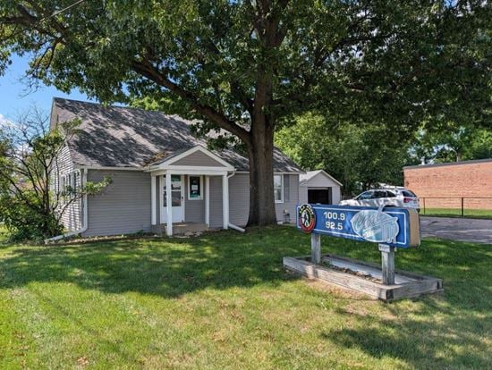 706 E Allegan Street