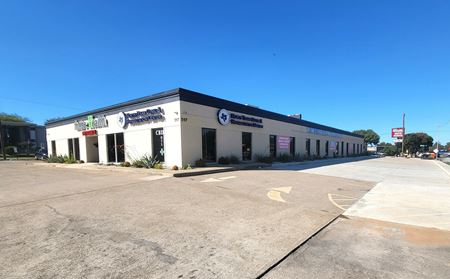 Photo of commercial space at 517 N Carrier Pkwy in Grand Prairie