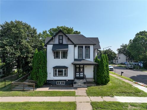 603 Bay St