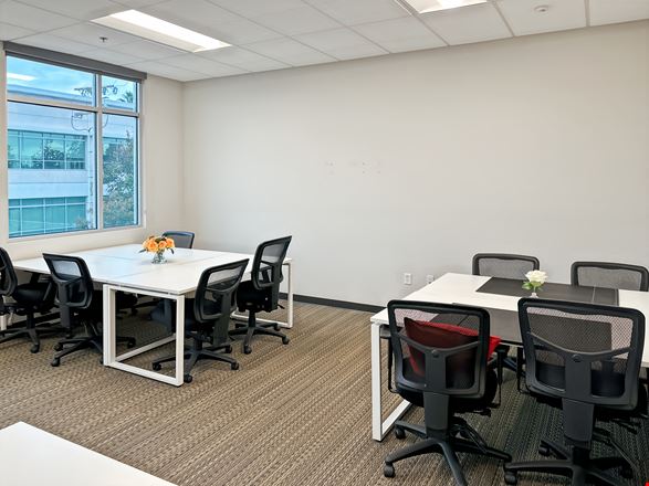 Regus - Ontario - W 6th Street