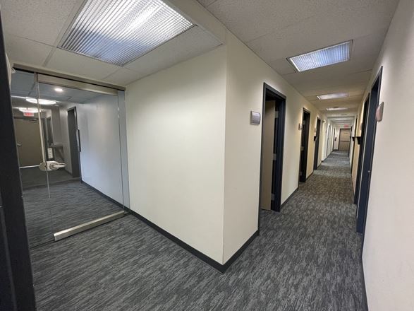 Single Offices - 400N Washington Street