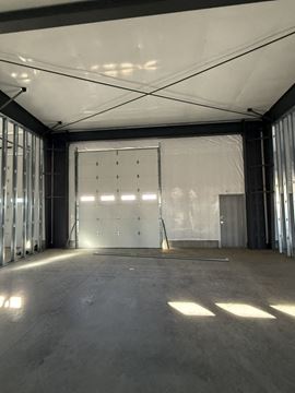 1200+ sf warehouse
