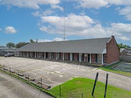 Five-Suite Office Building Minutes From I-12