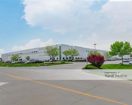 Photo of commercial space at 28 Gateway Commerce Center Drive West in Edwardsville