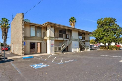 Office Space Available in Excellent Condition & Move-In Ready off Mooney