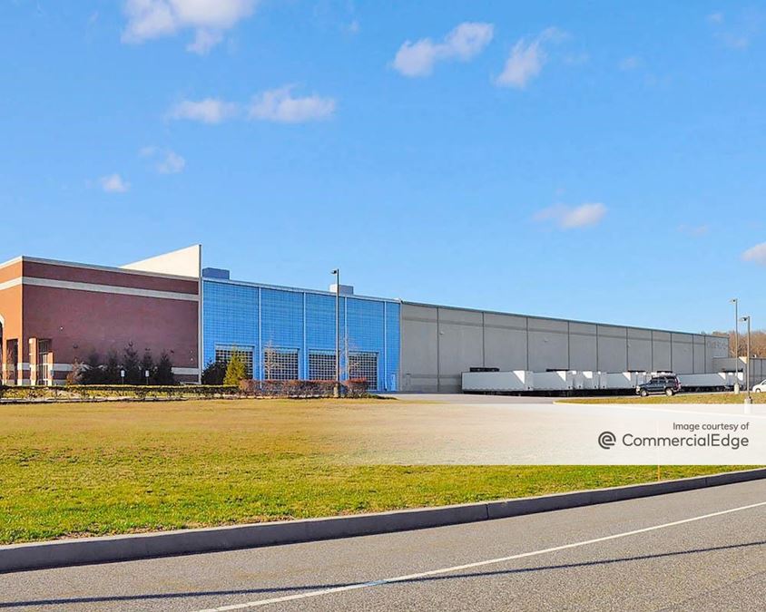 100 Rose Executive Blvd, East Yaphank Industrial Space For Lease