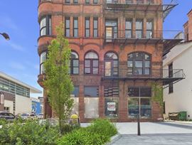 1252 Main St
