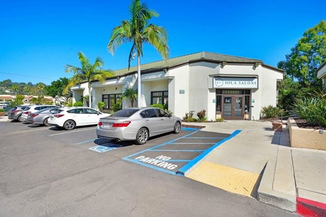 285 North El Camino Real