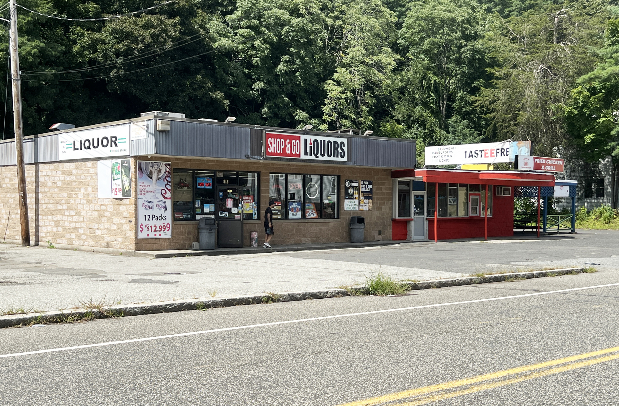 915 Main St, Holyoke, MA 01040