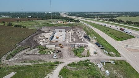 Photo of commercial space at 314 IH 35 in Bruceville