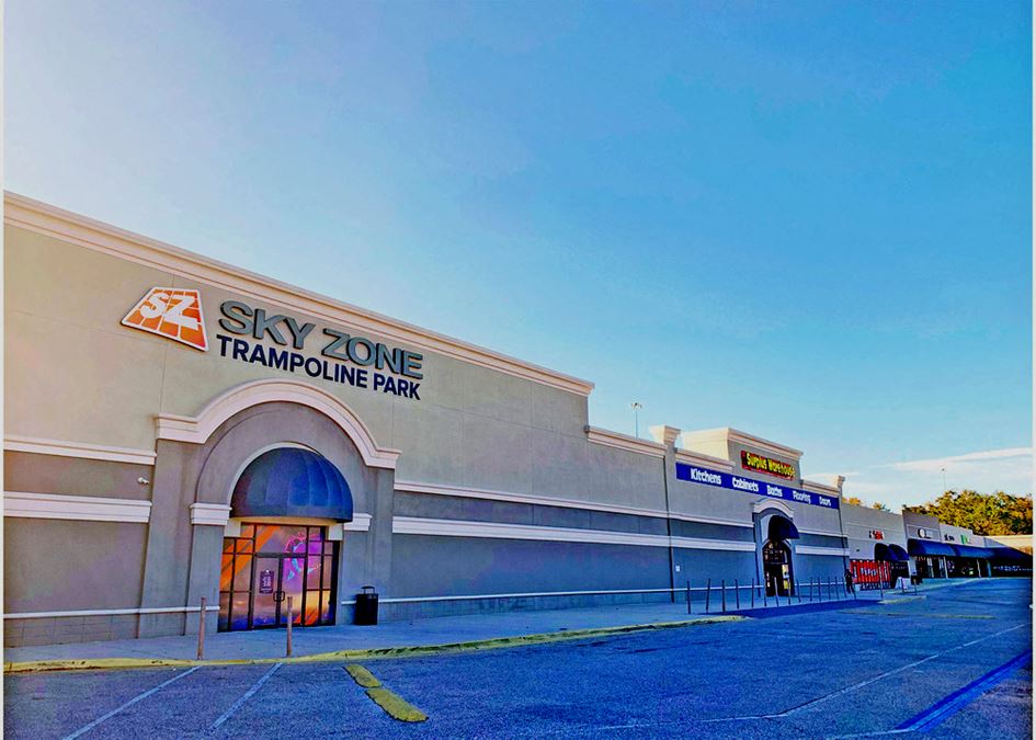 Forest Oaks Plaza