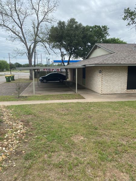 Multi-Family space for Sale at 800 Pine Street in Hearne