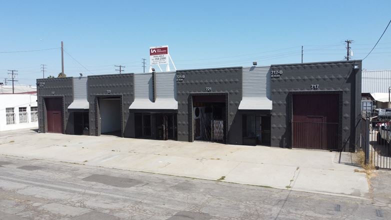 717-727 W 14th St