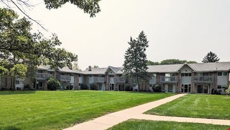 Multi-Family space for Sale at 16W571 Mockingbird Ln in Willowbrook
