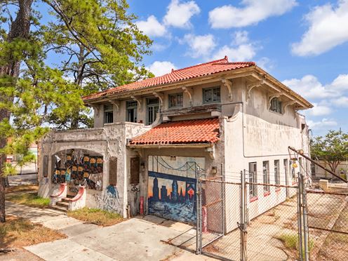 ±3,508 SF Office/Retail Redevelopment Opportunity in Mid City