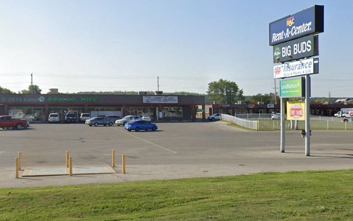 700 East Charles Page Blvd - Atwoods Plaza - Retail