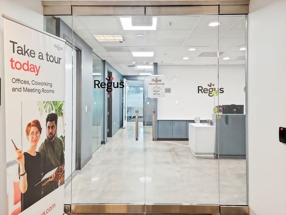 Regus - Louisville - 285 Century Pl