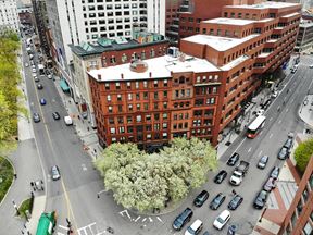2 Park Plaza
