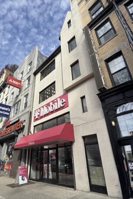 Retail space for Rent at 93 Court St in Brooklyn