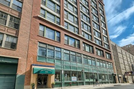 Retail space for Rent at 633 S Plymouth Ct in Chicago