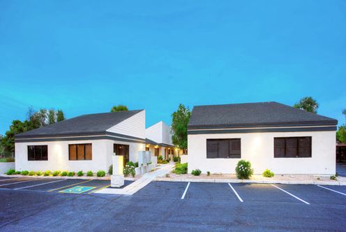 1, 51 W Elliot Rd