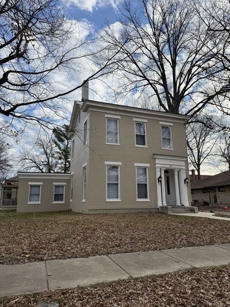 Photo of commercial space at 810 SE 1st St in Evansville