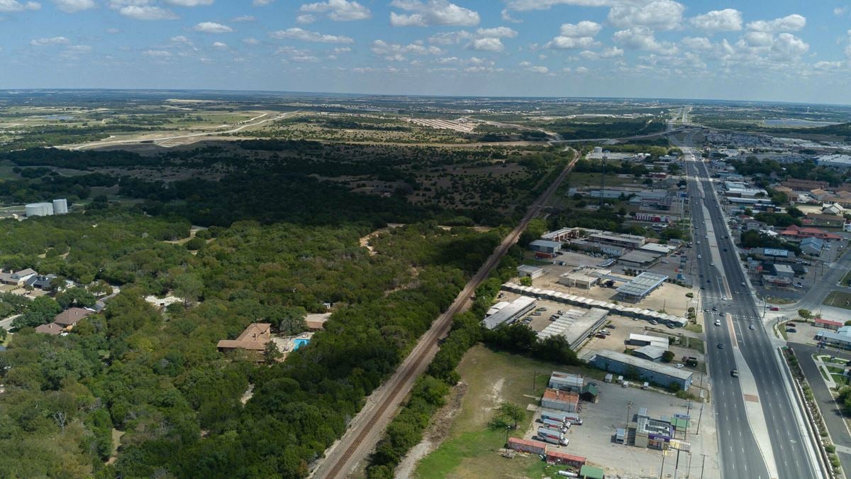 2315 East Business Highway 190