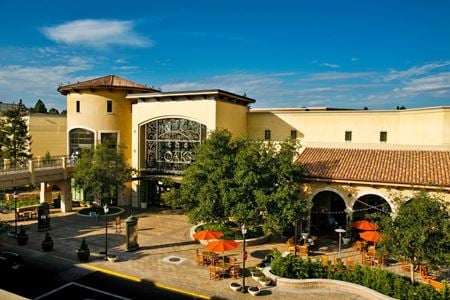 Retail space for Rent at The Oaks in Thousand Oaks