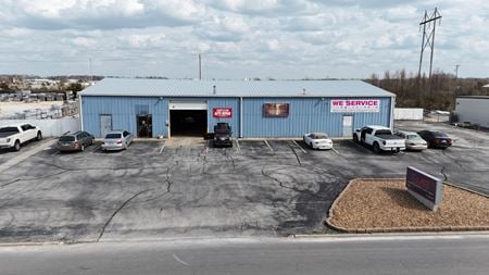 Industrial space for Rent at 1302 Eagle Crest Street in Nixa