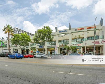 La Reina Plaza