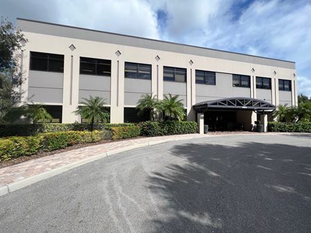 Photo of commercial space at 2621 Cattlemen Rd in Sarasota