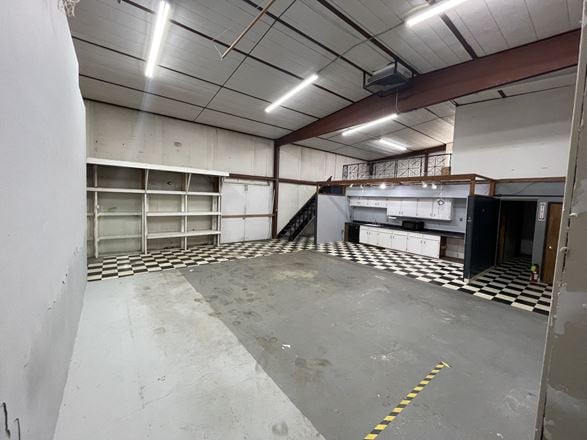 3310-3320 S Knox Ct